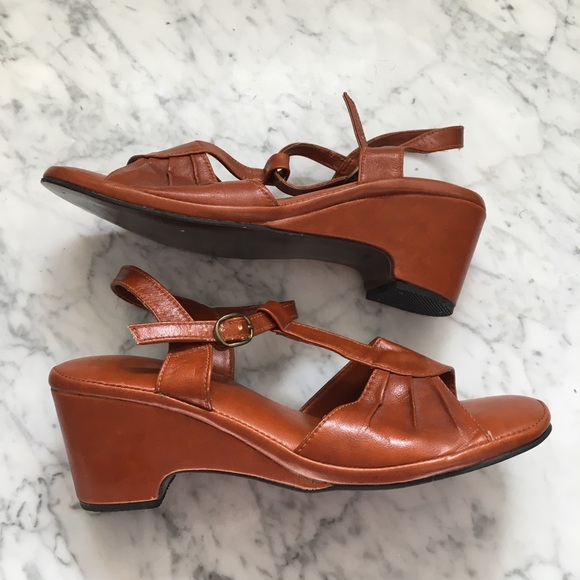 SOLD :: Vintage 70s T-Strap Wedge Sandals - Picture 3 of 7